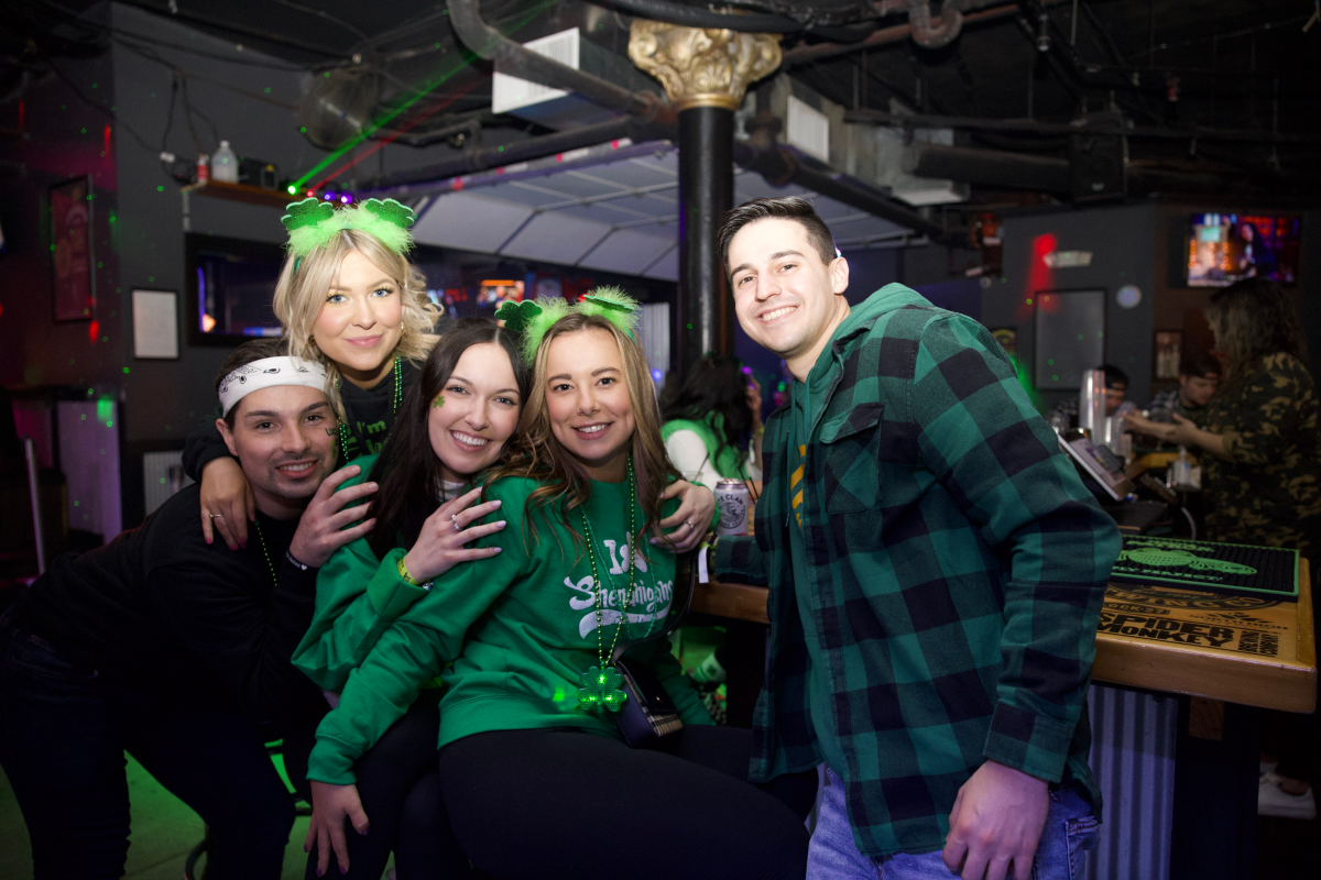 What to Expect on a Pub Crawl