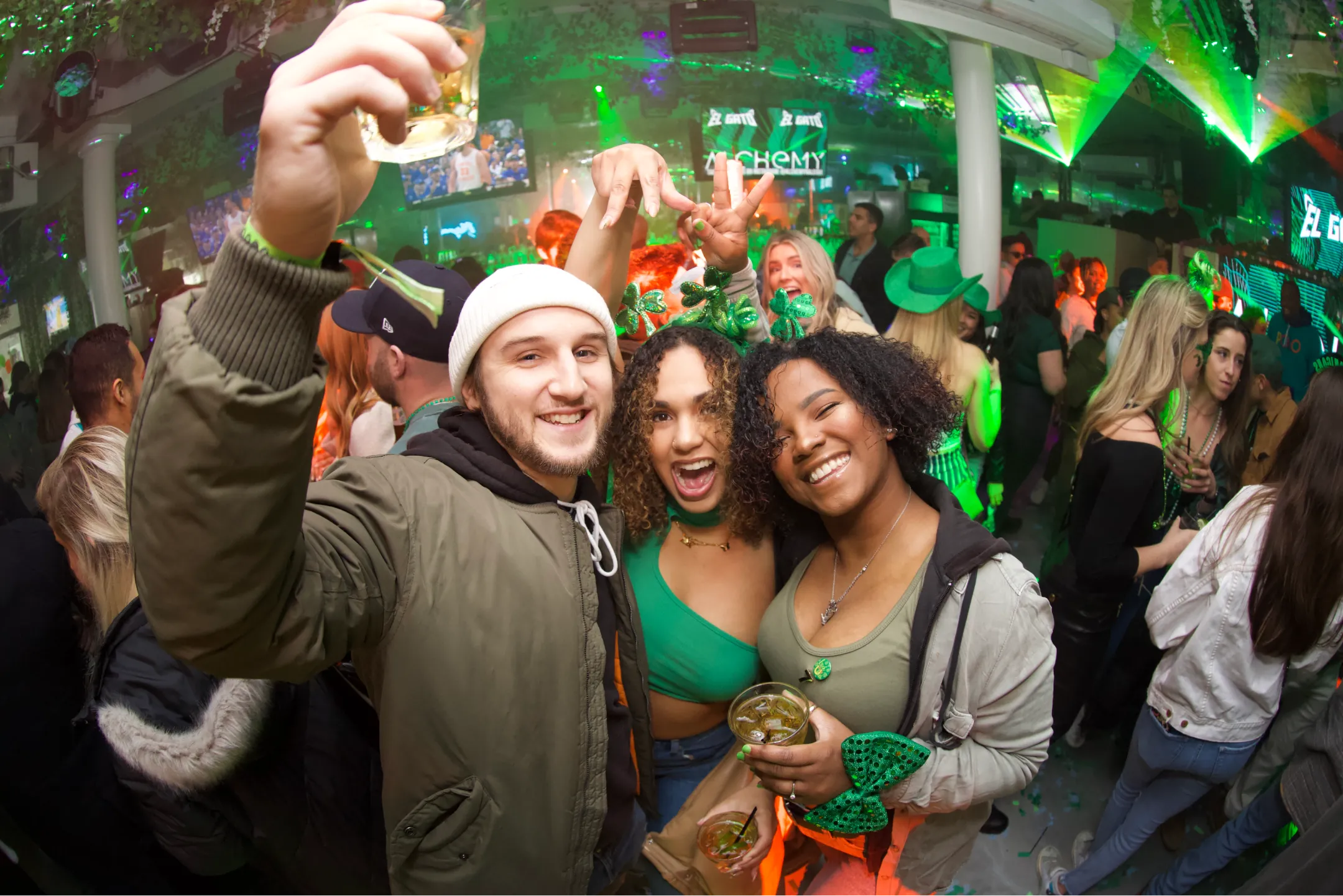 How to Plan the Perfect Bachelor/Bachelorette Party with Bar Crawl Live