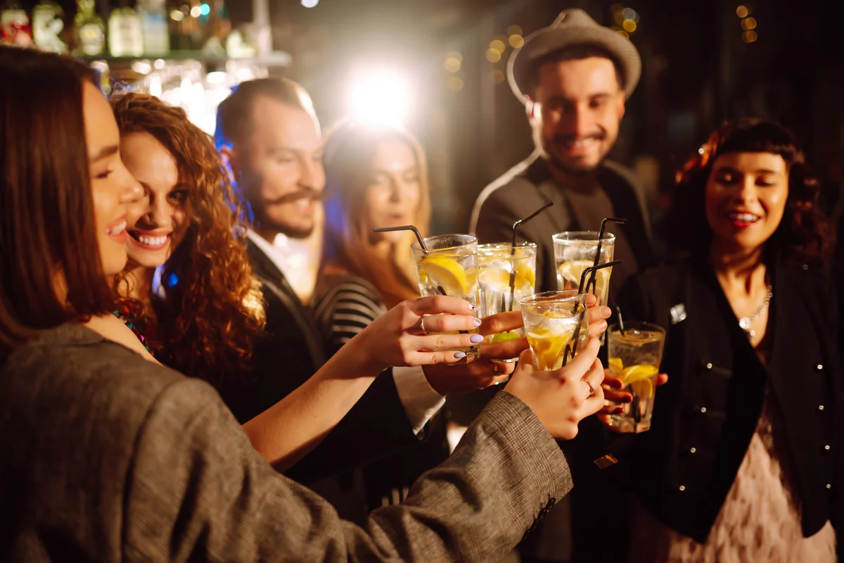 What to Wear to a 4th of July Bar Crawl: Your Patriotic Outfit Guide